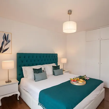 Misha's Place At Bairro Alto! شقة *