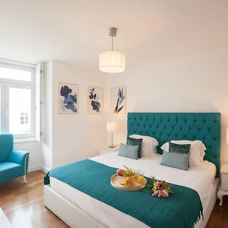 Апартаменты Misha's Place At Bairro Alto!