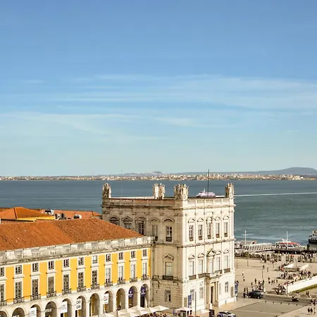 Misha's Place At Bairro Alto! Лиссабон
