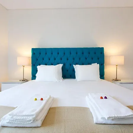 Misha's Place At Bairro Alto! Апартаменты