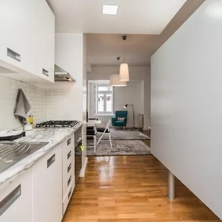 Misha's Place At Bairro Alto! Апартаменты Лиссабон