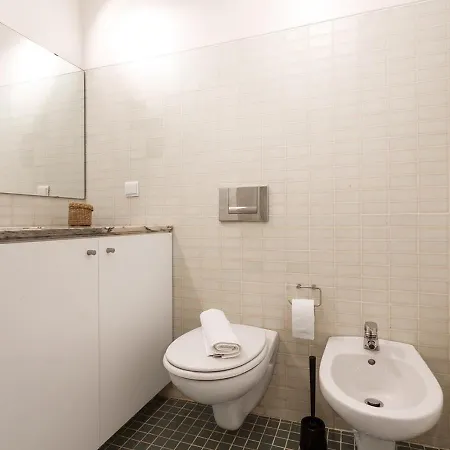 Апартаменты Misha's Place At Bairro Alto!