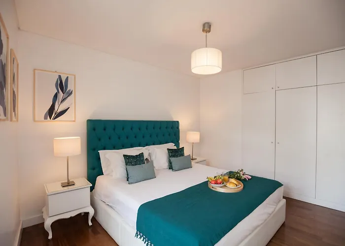 Misha's Place At Bairro Alto! شقة *