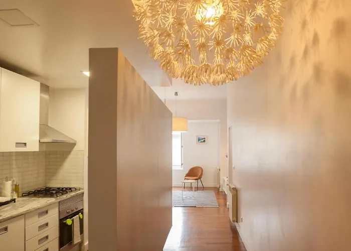 Misha's Place At Bairro Alto! شقة *