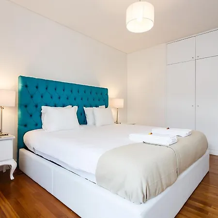 Misha's Place At Bairro Alto! Daire Lisboa