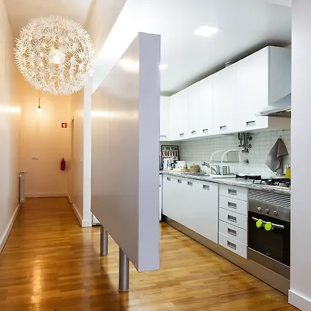 Misha's Place At Bairro Alto! Daire